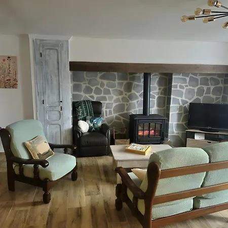 La Maison De Jeannine Et Maurice Holiday home Espinasse (Cantal)