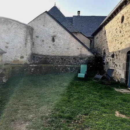 La Maison De Jeannine Et Maurice Holiday home Espinasse (Cantal)