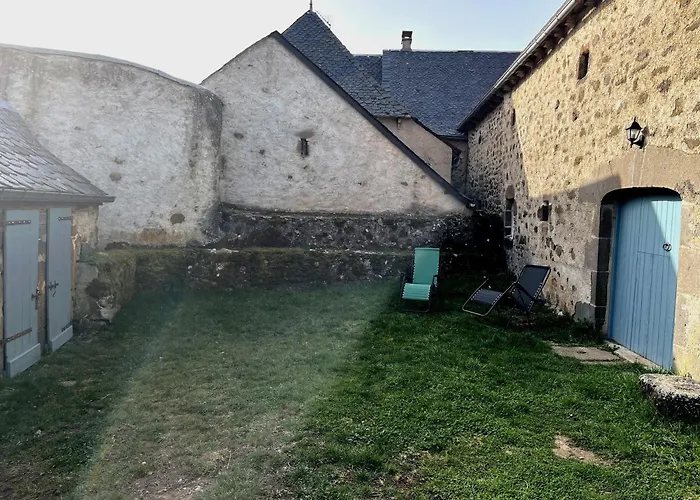La Maison De Jeannine Et Maurice Holiday home Espinasse (Cantal)